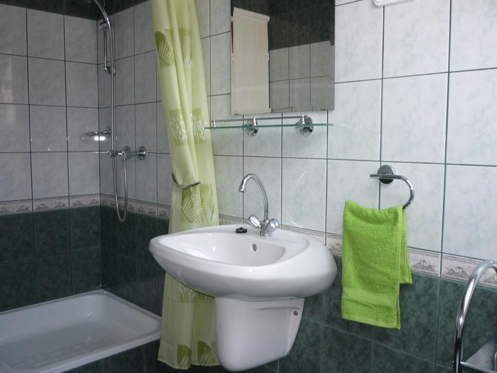 Apartmanhaz King Heviz Exterior photo